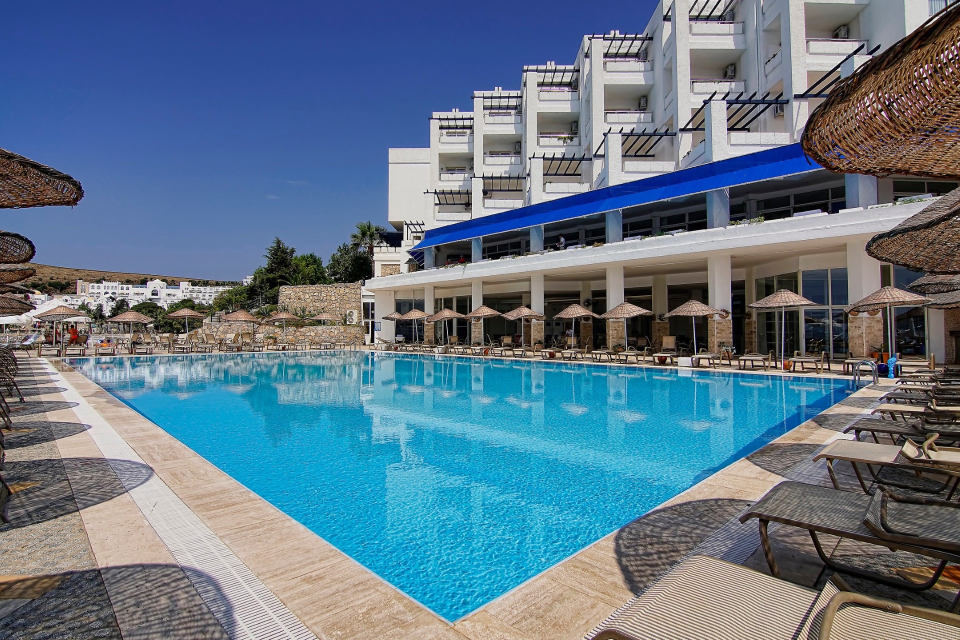 Бодрум la Quinta Hotel. La Quinta by Wyndham Bodrum (ex. Mavi Kumsal) 4*. La Quinta by Wyndham Bodrum. La Quinta by Wyndham Bodrum 4.