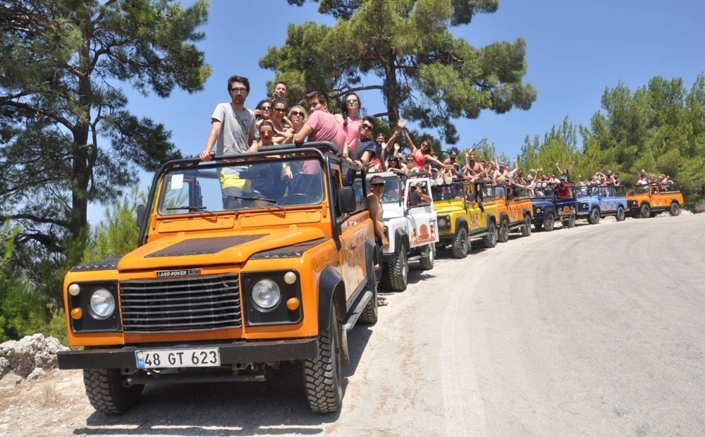 jeep safari water fight