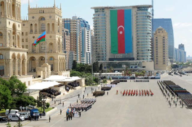 Istanbul Hareketli Azerbaycan Bakü Turu